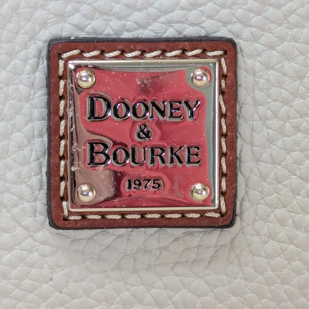 Dooney & Bourke shoulder, pristine condition! - Picture 6 of 8